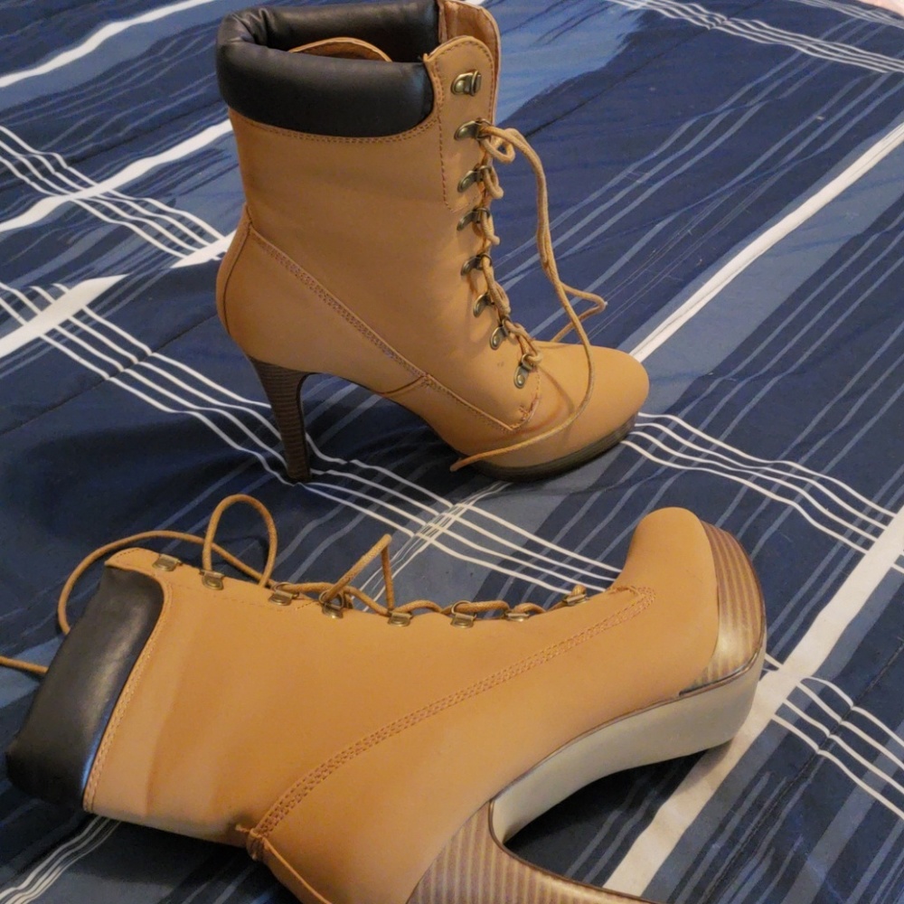 Shoedazzle Dalene Womens Boots